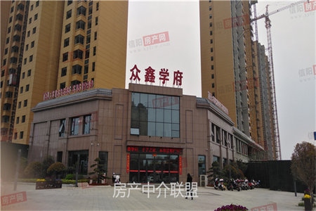 东平中央公馆，小区位置优越，交通方便